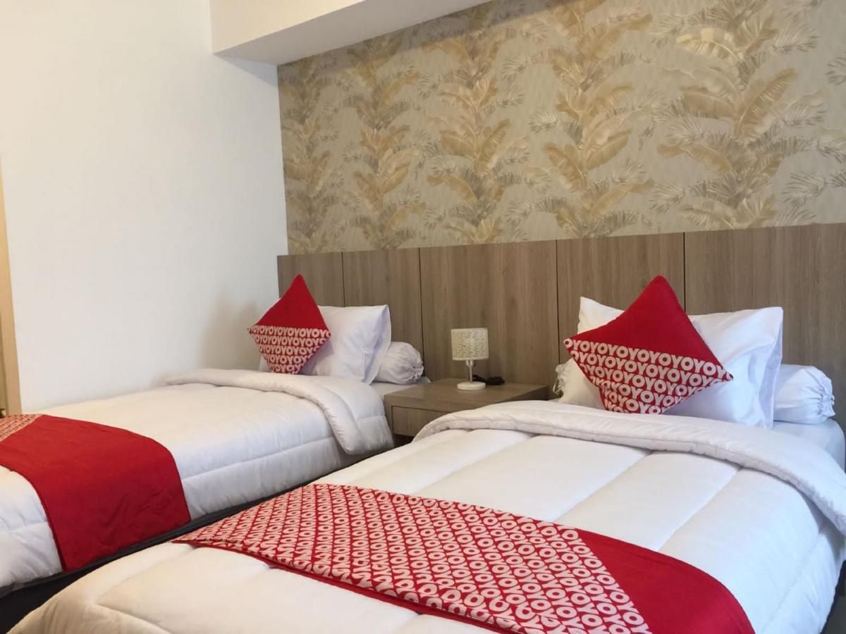 Oyo Flagship 728 Baileys Apartment Tangerang Exteriör bild