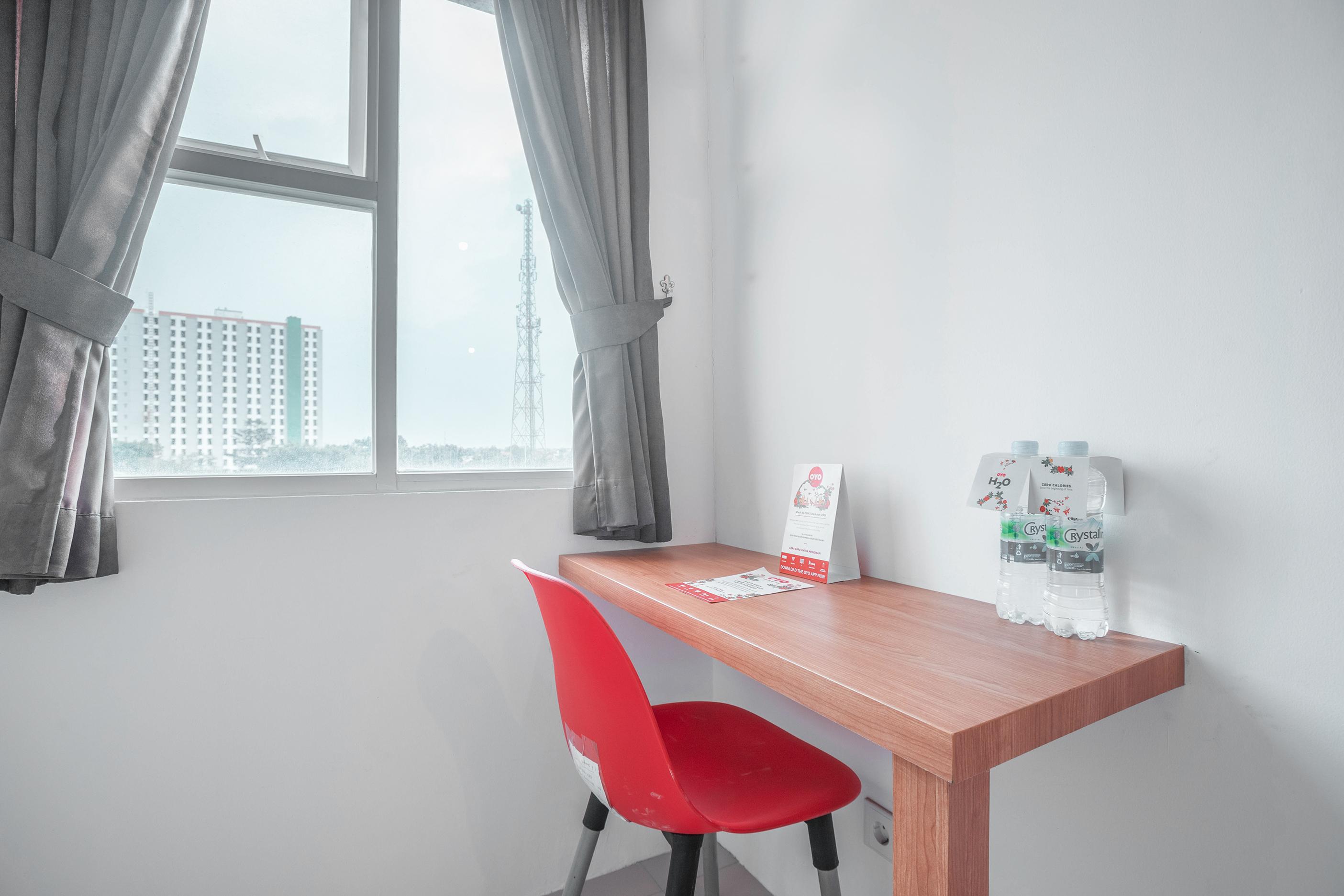 Oyo Flagship 728 Baileys Apartment Tangerang Exteriör bild