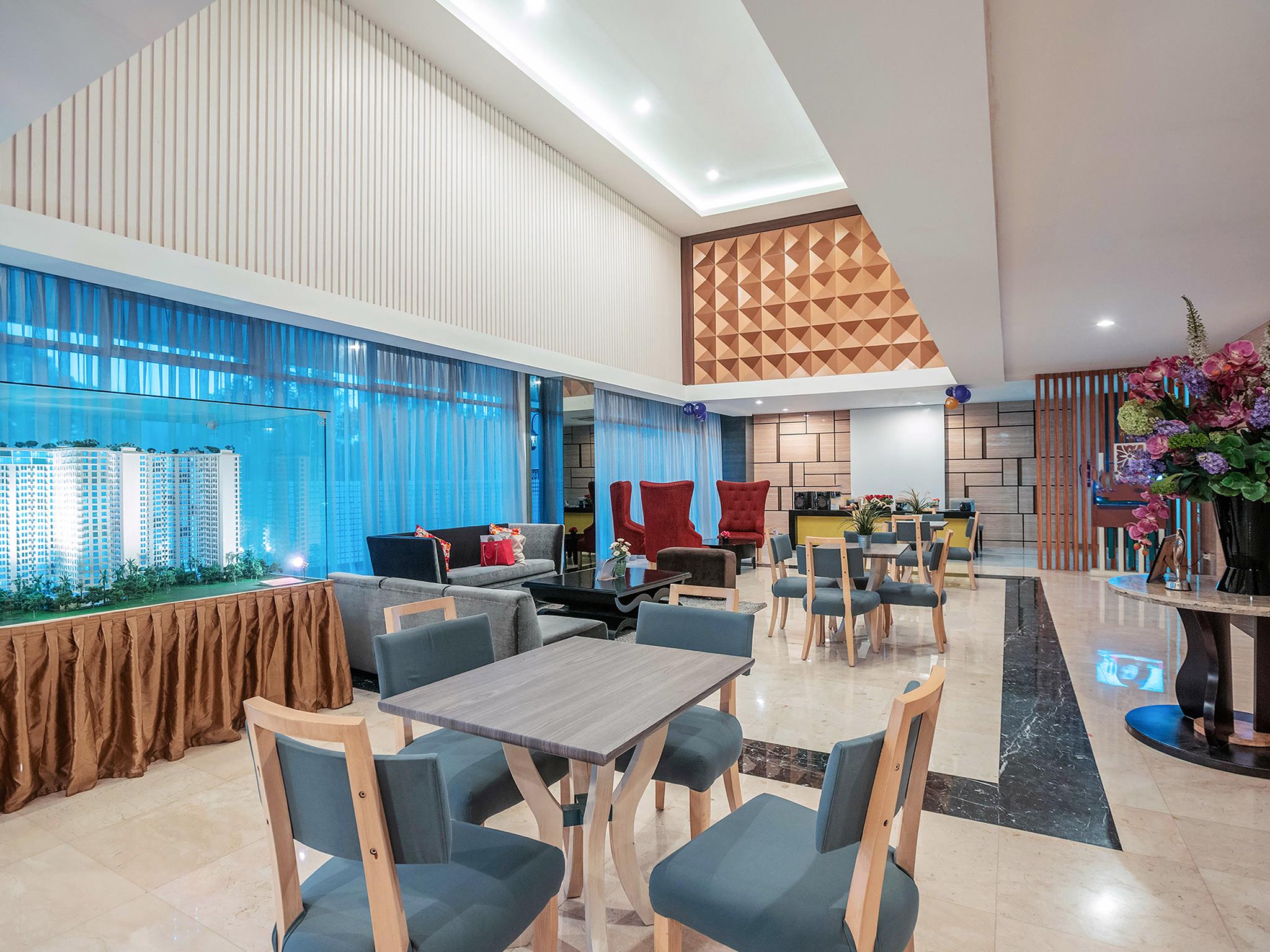 Oyo Flagship 728 Baileys Apartment Tangerang Exteriör bild