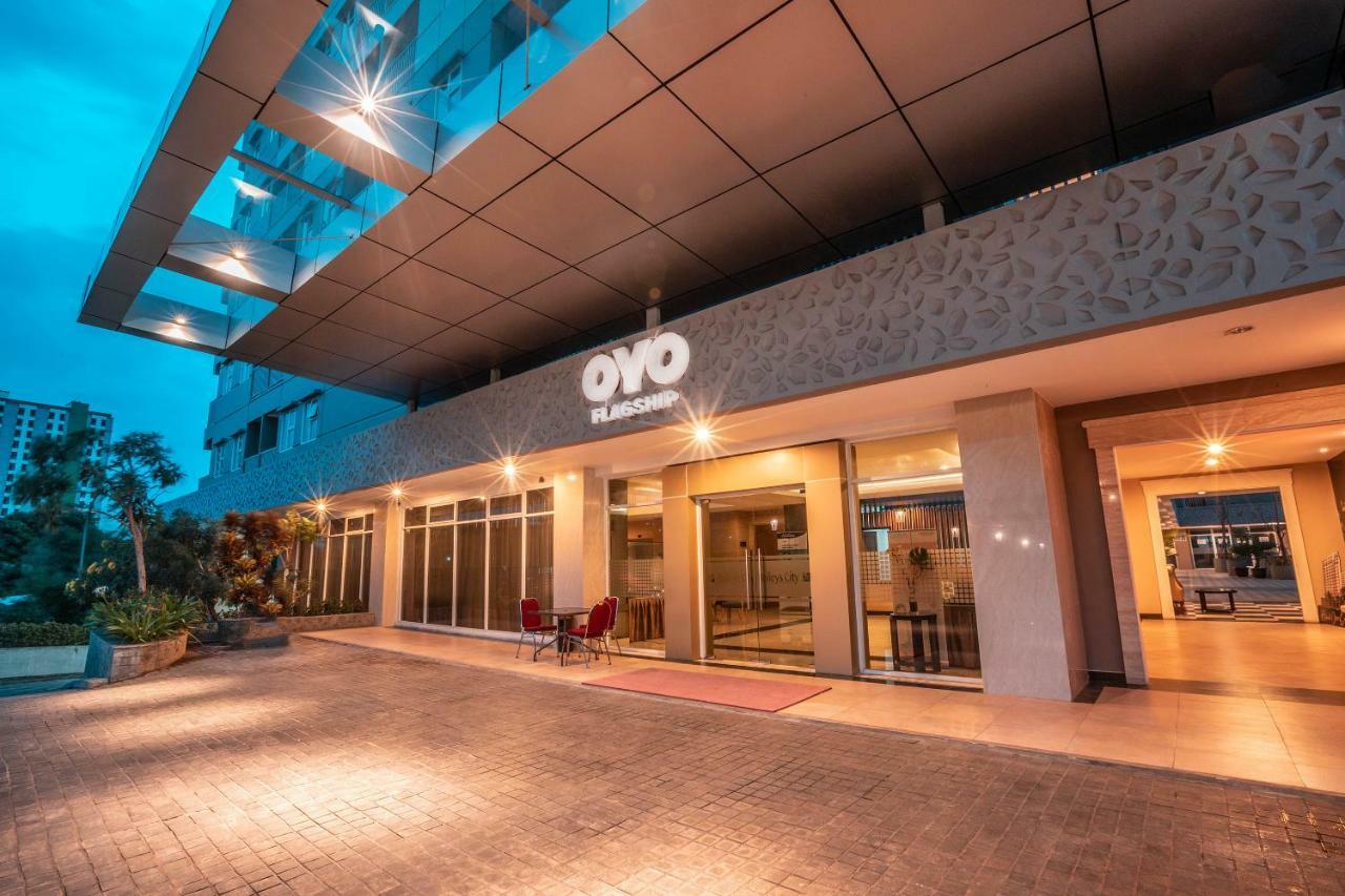 Oyo Flagship 728 Baileys Apartment Tangerang Exteriör bild