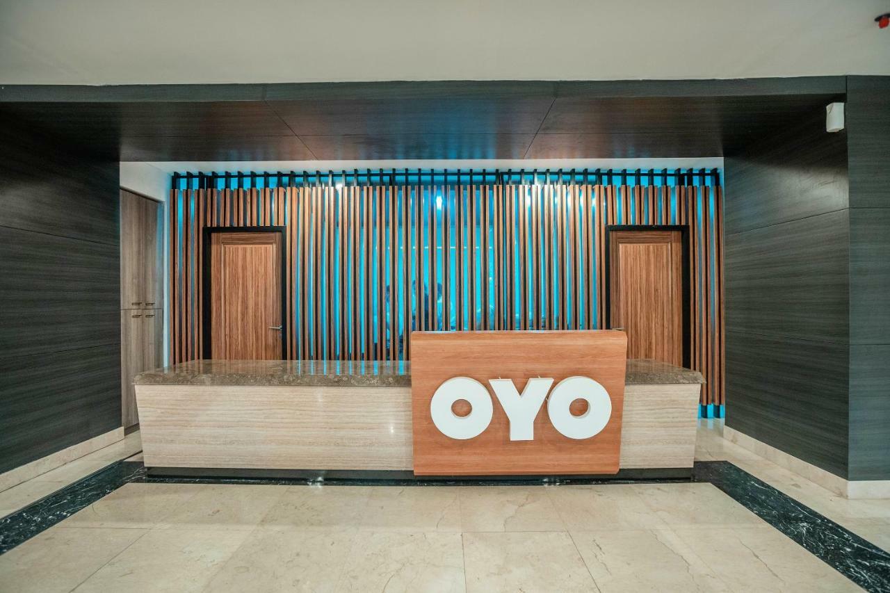 Oyo Flagship 728 Baileys Apartment Tangerang Exteriör bild
